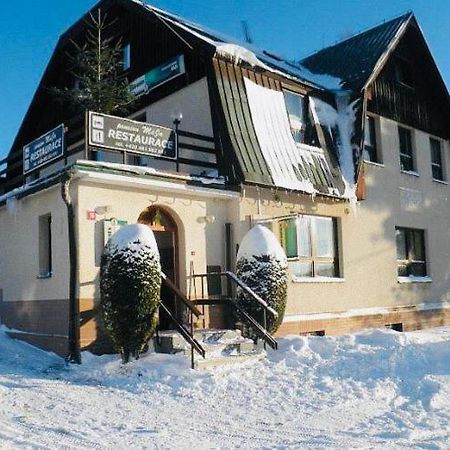 Restaurace A Penzion Maja Benecko Eksteriør billede