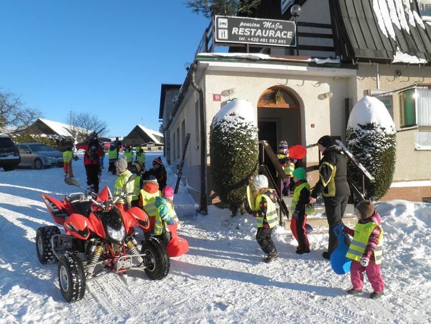 Restaurace A Penzion Maja Benecko Eksteriør billede