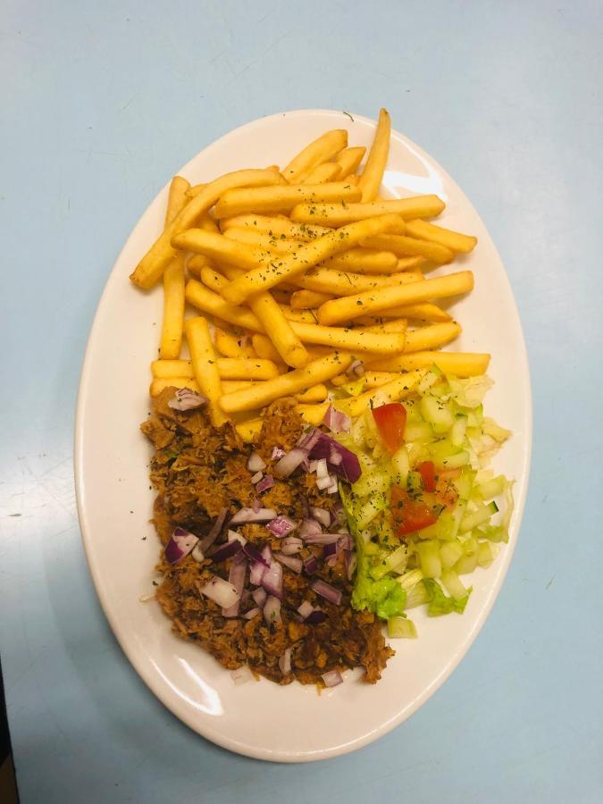 Restaurace A Penzion Maja Benecko Eksteriør billede