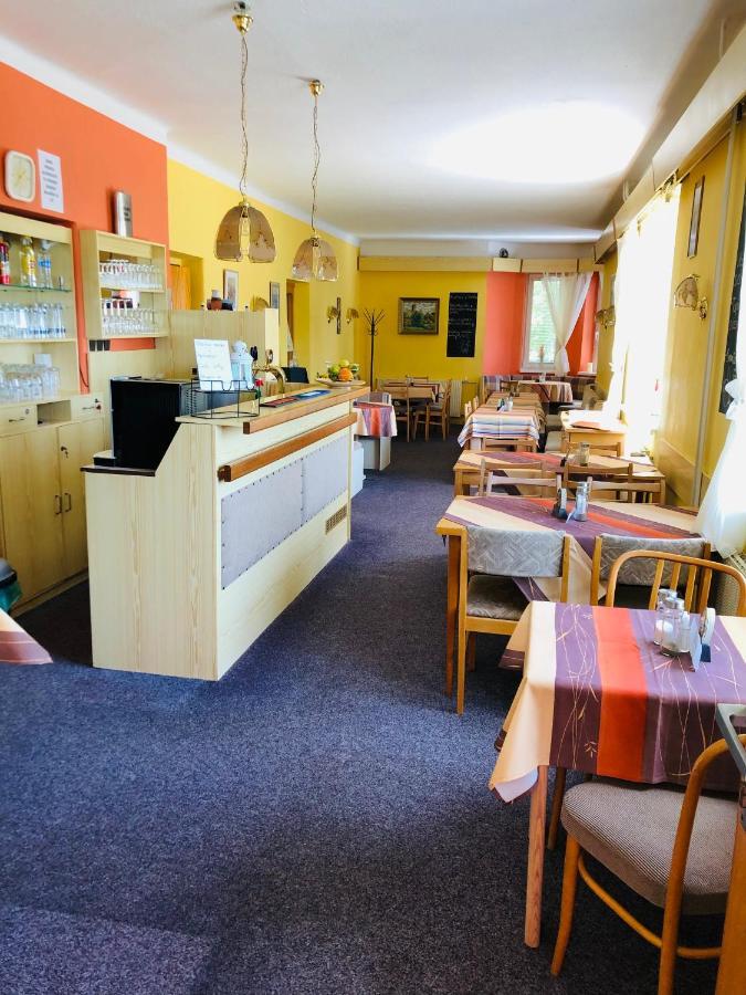 Restaurace A Penzion Maja Benecko Eksteriør billede