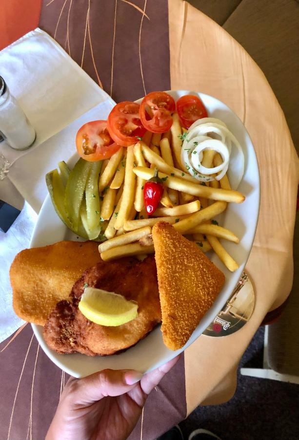 Restaurace A Penzion Maja Benecko Eksteriør billede